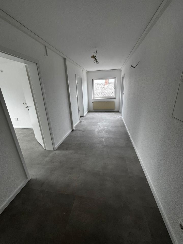 Thumbnail-Erstbezug! komplett renovierte Wohnung 1.OG