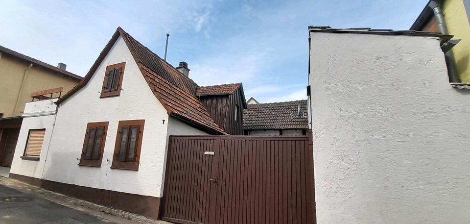 Thumbnail-Sanierungsbedürftiges Wohnhaus mit vielfältigem Ausbaupotential