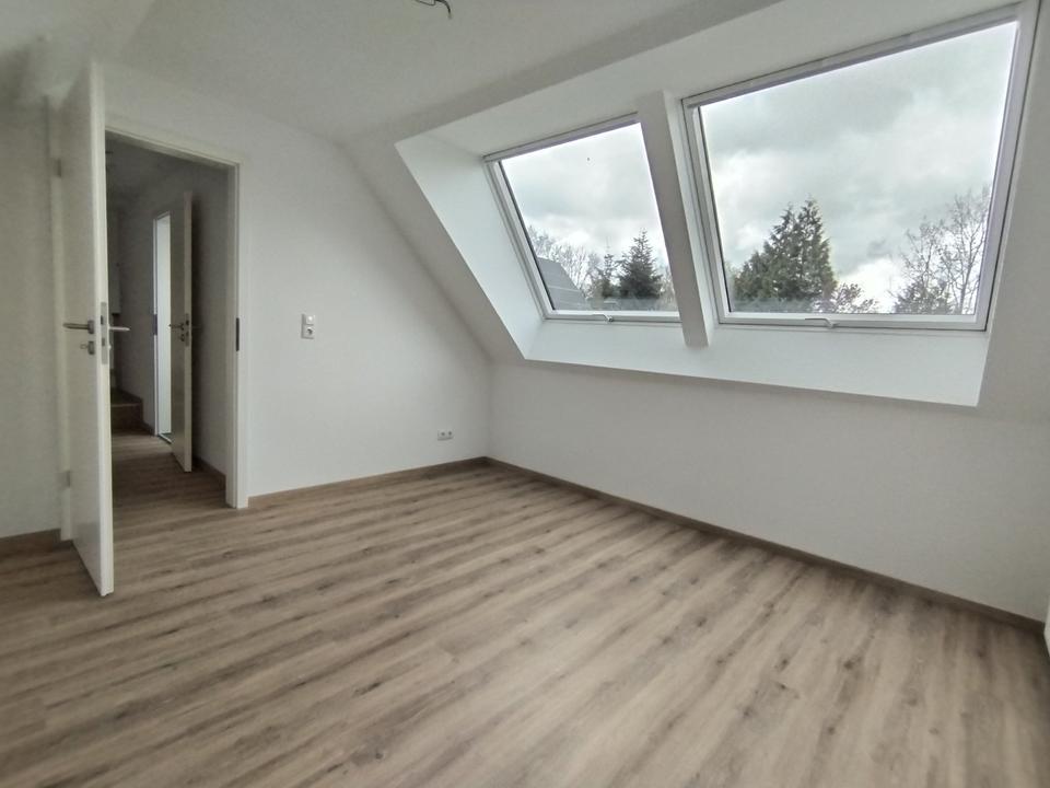 Thumbnail-Erstbezug nach Sanierung: 2-Zi-Dachgeschosswohnung in SBL Engerh