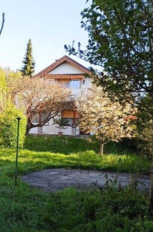 Thumbnail-Ein-Zweifamilienhaus in traumhaft ruhiger Lage mit großem Grund