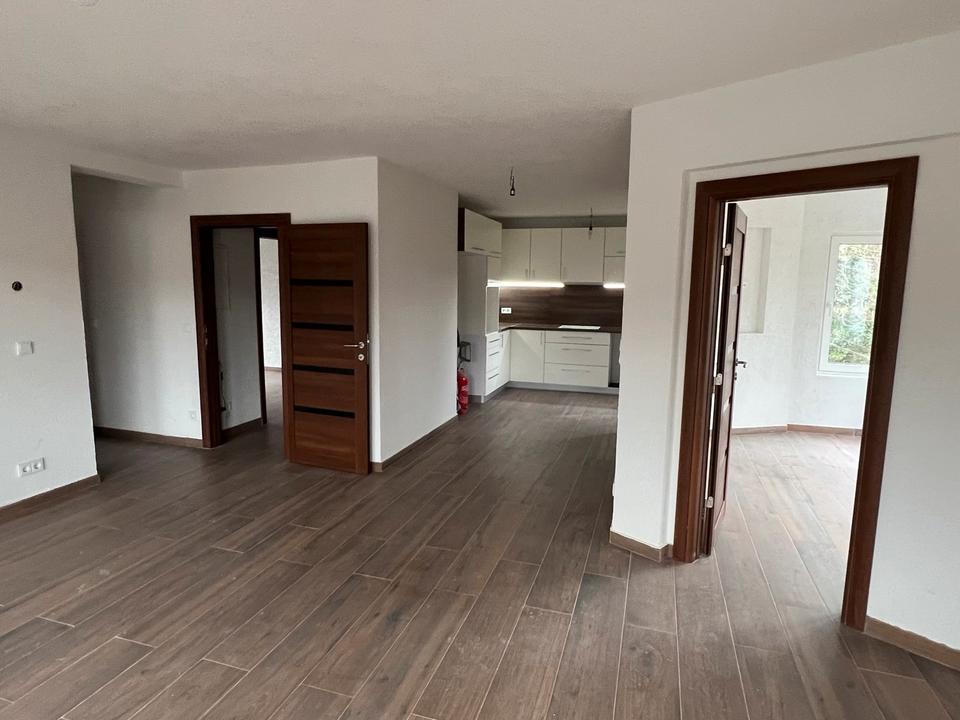 Thumbnail-Geräumige neu sanierte 4 Zimmer Wohnung - 100m2 - 1.800 warm