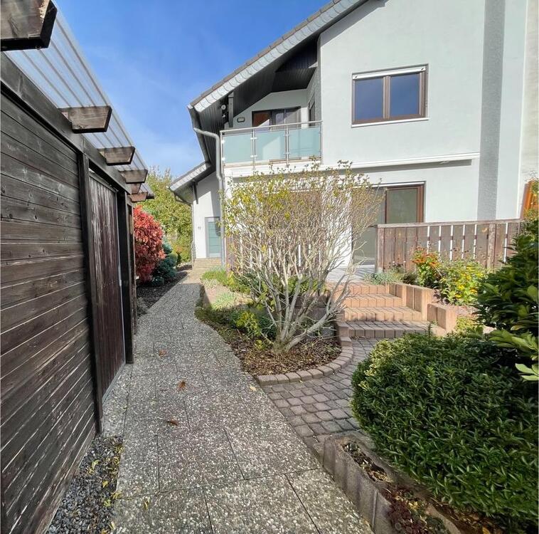 Thumbnail-Attraktive Doppelhaushälfte zu verkaufen