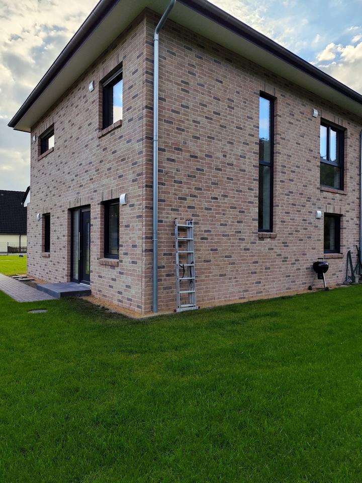 Thumbnail-Von PRIVAT! Neue schlüsselfertige DHH mit freiem Blick ins Grüne!