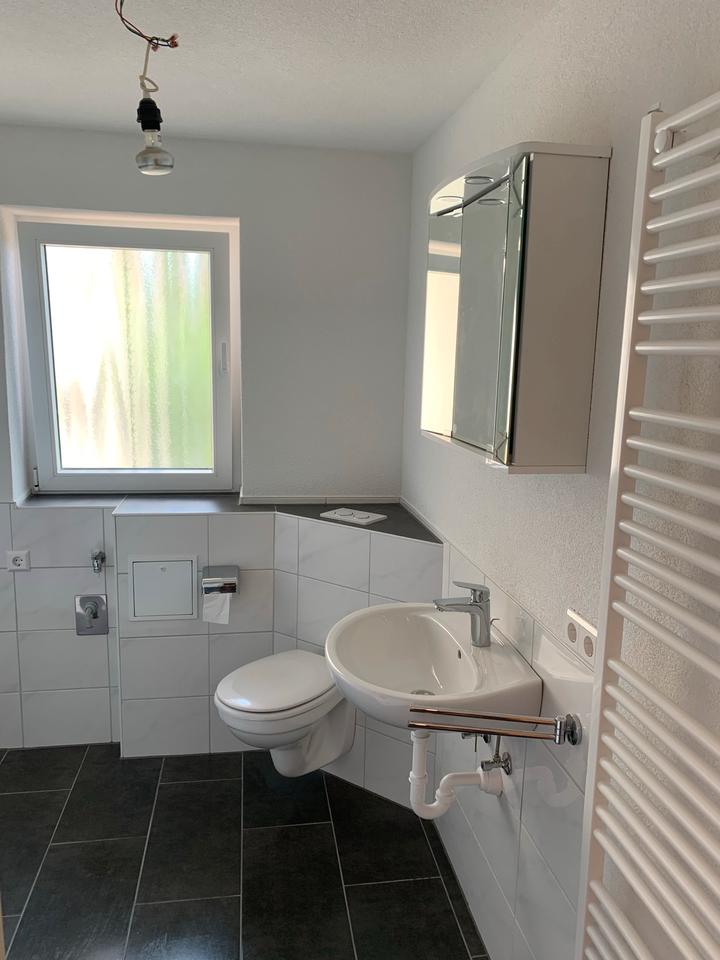 Thumbnail-Renovierte 3-Zimmer-Wohnung im Dachgeschoss mit Garage & Keller