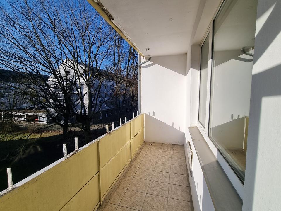 Thumbnail-Frisch renoviert: Helle 3-Zimmer-Wohnung in Linden mit Balkon und Garagenanmietung