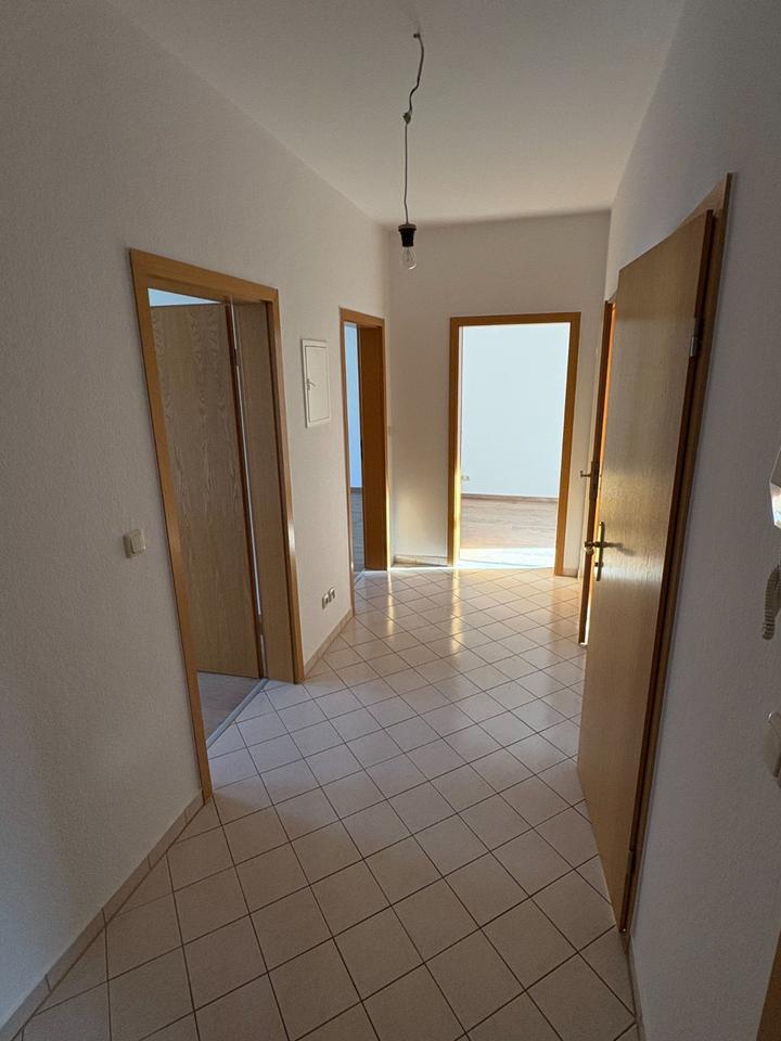 Thumbnail-3-Raum-Wohnung mit Balkon in Gera-Untermhaus zu vermieten