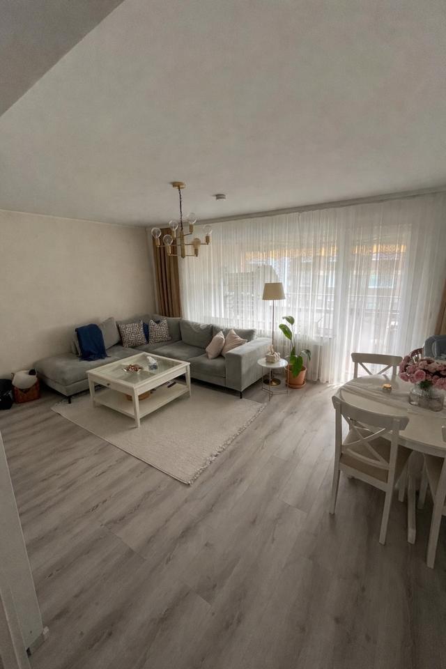 Thumbnail-Moderne 3-Zimmer Wohnung mit Loggia und EK