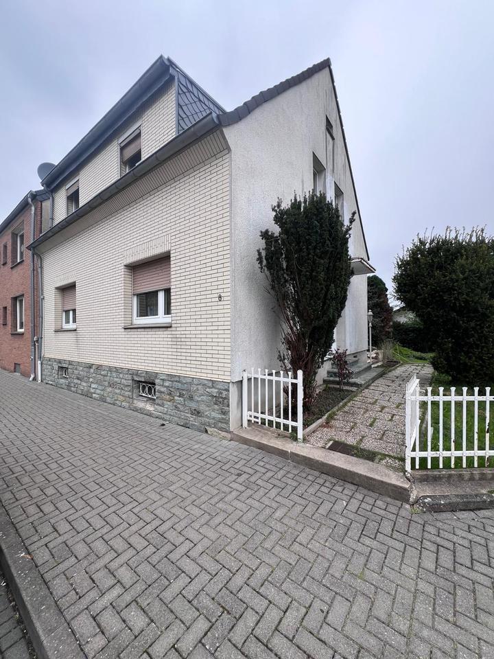 Thumbnail-Sanierungsbedürftiges Einfamilienhaus in Erkelenz-Stadt!
