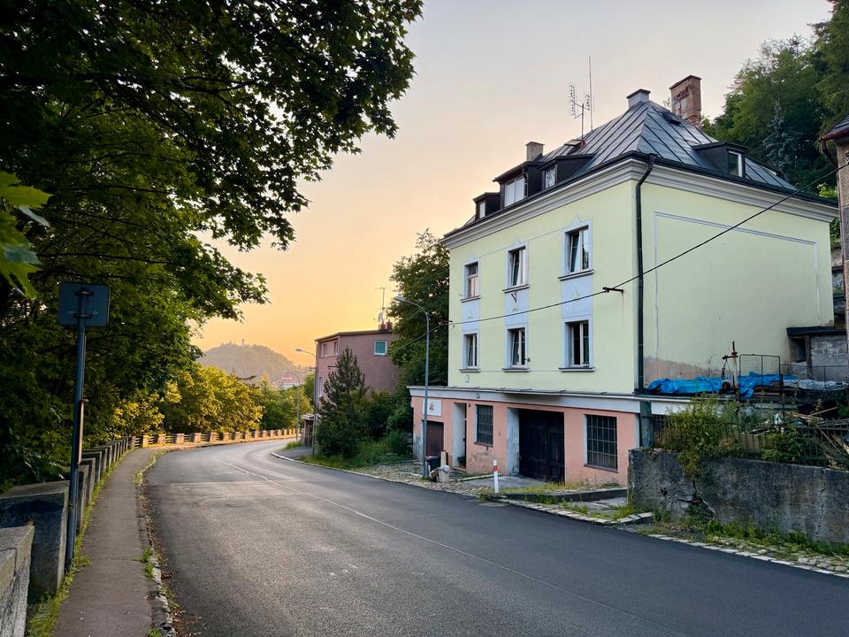Thumbnail-Familienhaus mit drei Wohneinheiten im Kurzentrum Karlsbad