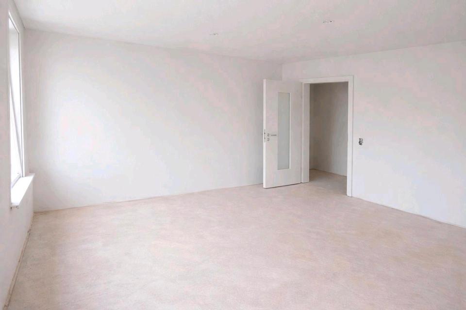 Thumbnail-3,5 Zimmerwohnung mit Ankleidezimmmer, 2 Bädern, EBK