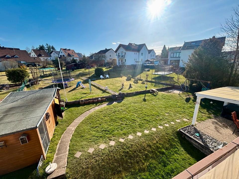 Thumbnail-Großzügiges Zweifamilienhaus mit Garten in ruhiger Lage