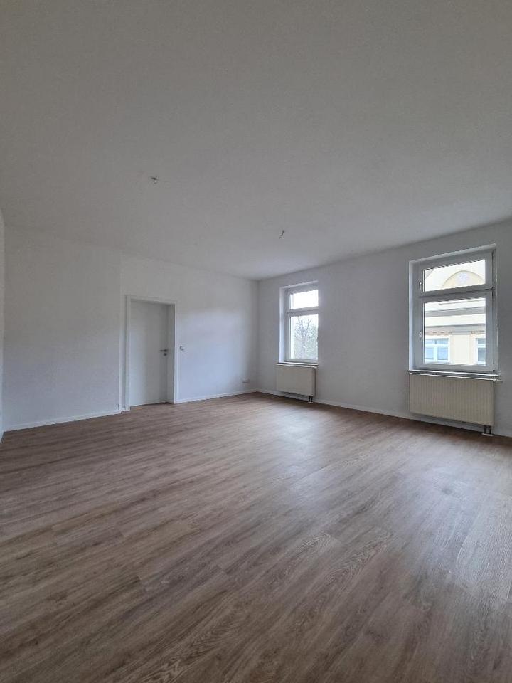 Thumbnail-*70 m² mit Parkblick – Wohnen im ruhigen 3-Familienhaus*