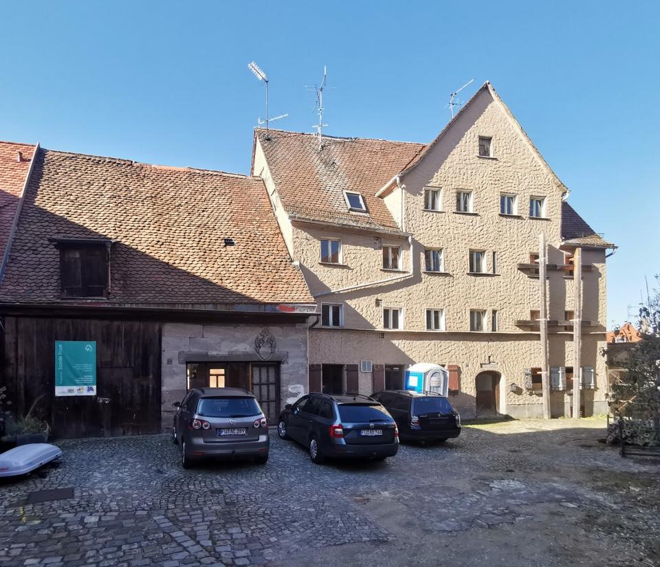 Thumbnail-MFH mit Nebengebäude in bester Lage der Fürther Altstadt, Denkmal