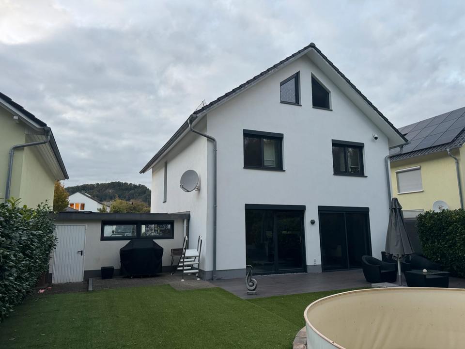 Thumbnail-Einfamilienhaus mit Doppelgarage