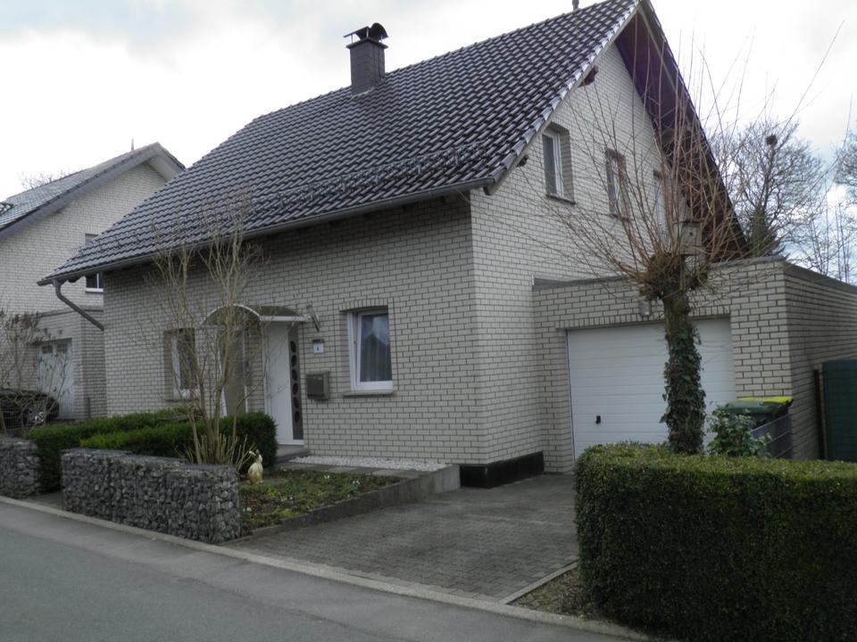 Thumbnail-Freistehendes Einfamilienhaus in ruhigem Wohngebiet