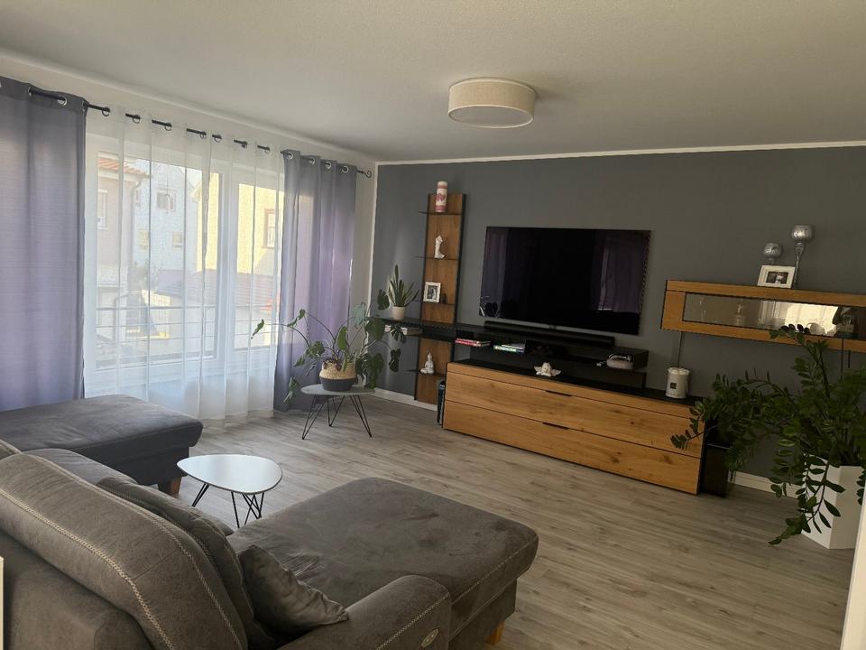 Thumbnail-Hochwertige 3,5-Zimmer-Wohnung mit Balkon und Garage zur Miete