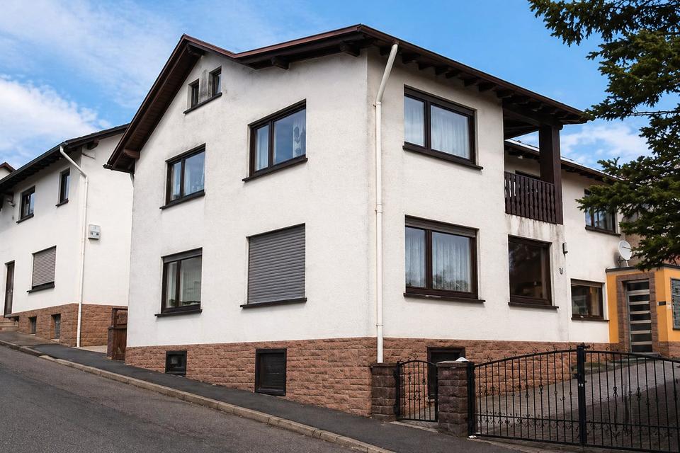 Thumbnail-Einfamilienhaus mit ca. 223 m² , Garten, Balkon , große Hof