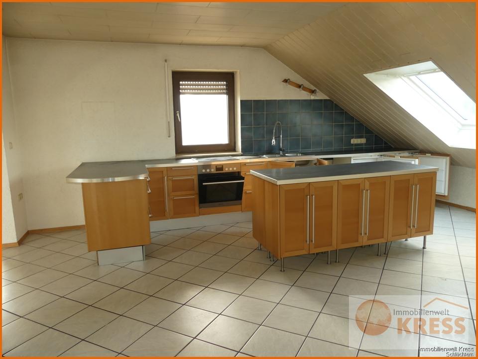 Thumbnail-Moderne und gepflegte 4-Zimmer Wohnung in ruhiger Lage, Flieden-Oberstork m. Balkon im Dachgeschoss