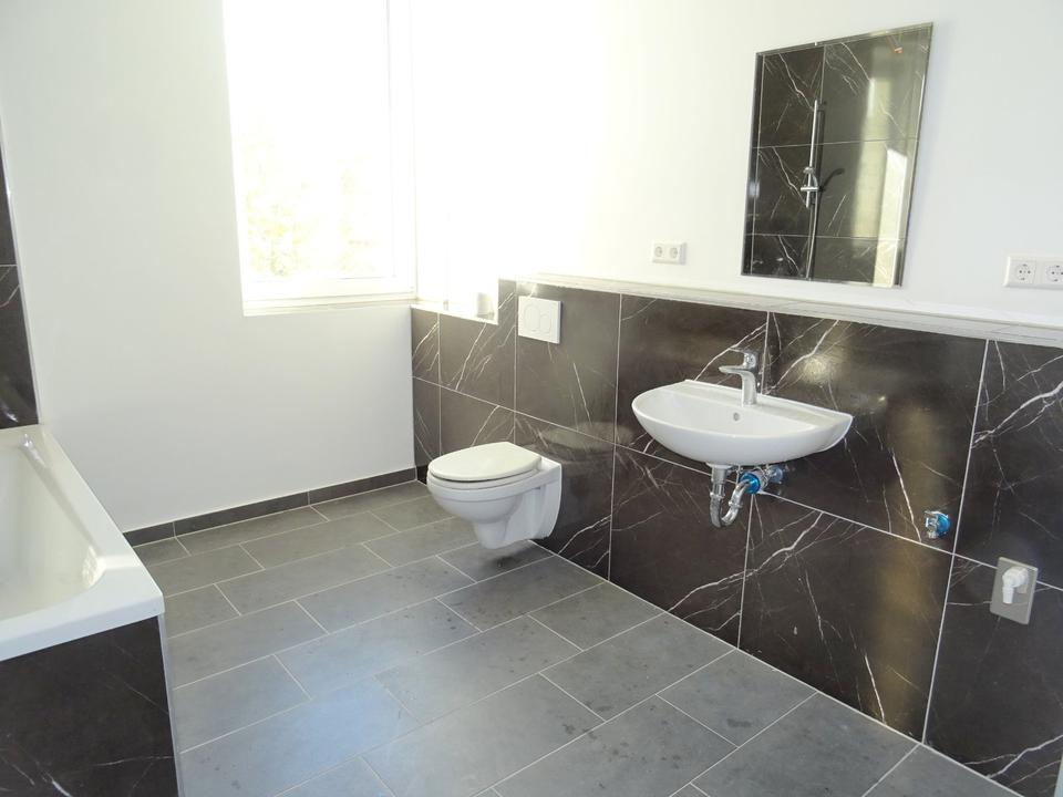 Thumbnail-Familienfreundliche 4 Zimmer Wohnung in Zwickau zu vermieten !