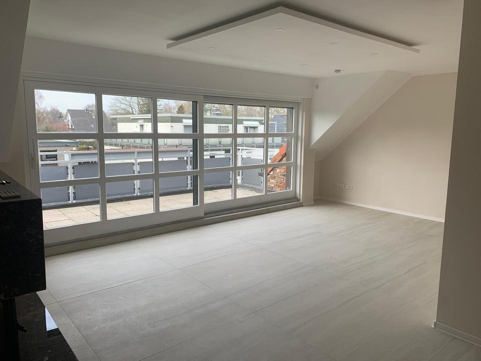 Thumbnail-3 Zimmer Wohnung mit Kamin und Balkonen in Köln Junkersdorf