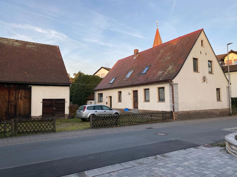 Thumbnail-Wohnhaus mit Scheune zur Miete – Adelsdorf – Projekt Sanierung