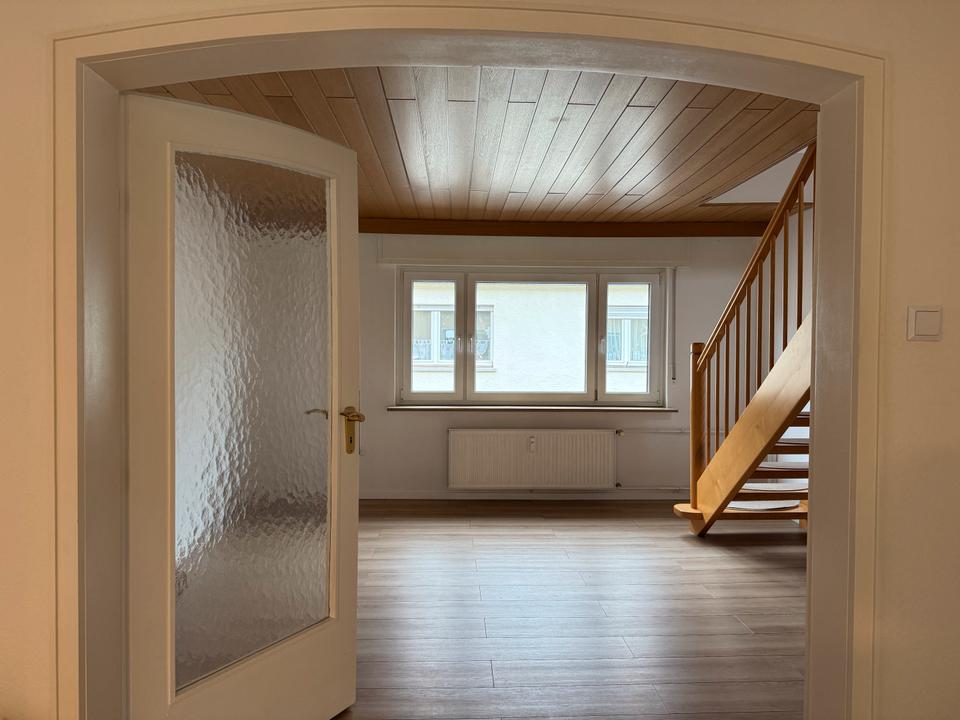 Thumbnail-5-Zimmer Maisonette-Wohnung