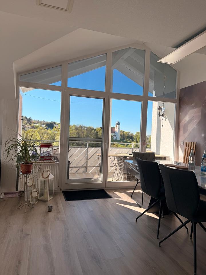 Thumbnail-4,5 Zimmer Wohnung mit tollem Ausblick