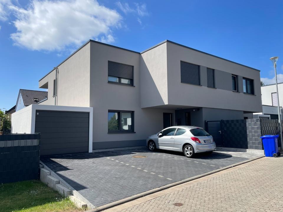 Thumbnail-Traumhafte Erdgeschosswohnung mit EBK, Terrasse-Garten-Garage