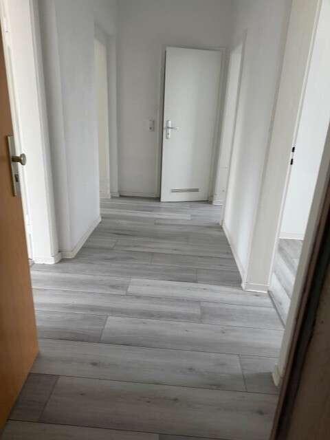 Thumbnail-Neu - Sanierte kleine Familienwohnung, 3 Raum Wohnung in Zschornewitz