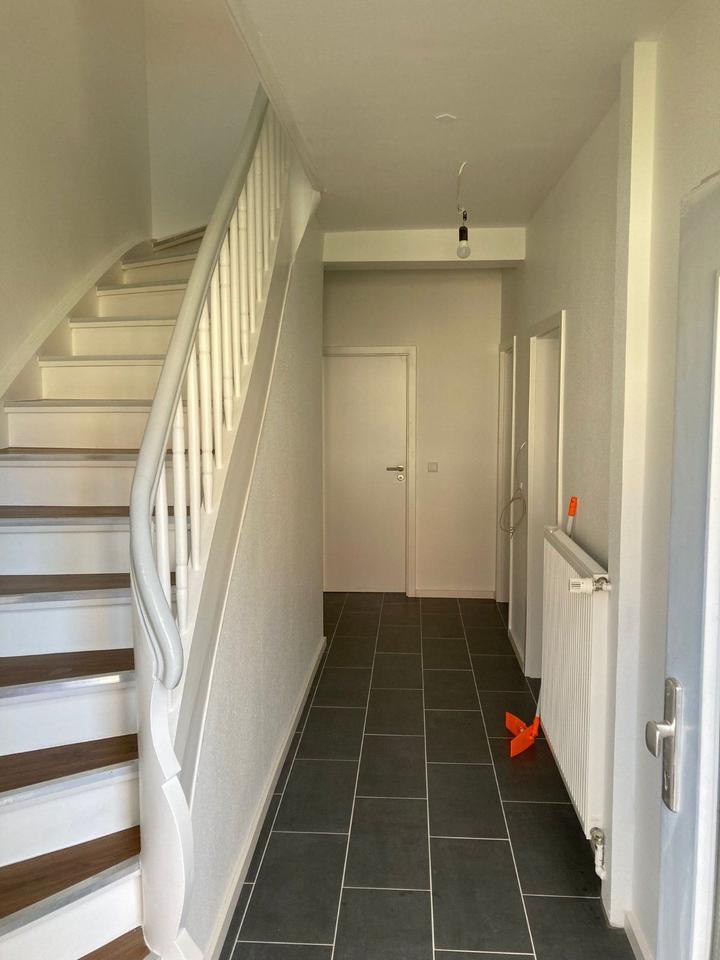 Thumbnail-Frisch saniertes, helles Reihenhaus in ruhiger Lage von Saarbrücken [HMR-O42E01]