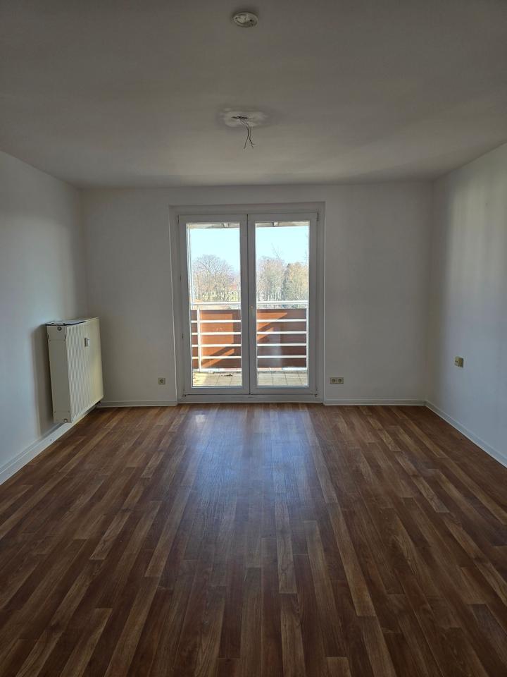 Thumbnail-2-Zimmer-Wohnung mit Balkon und Tageslichtbad (Dusche) in Kalbe