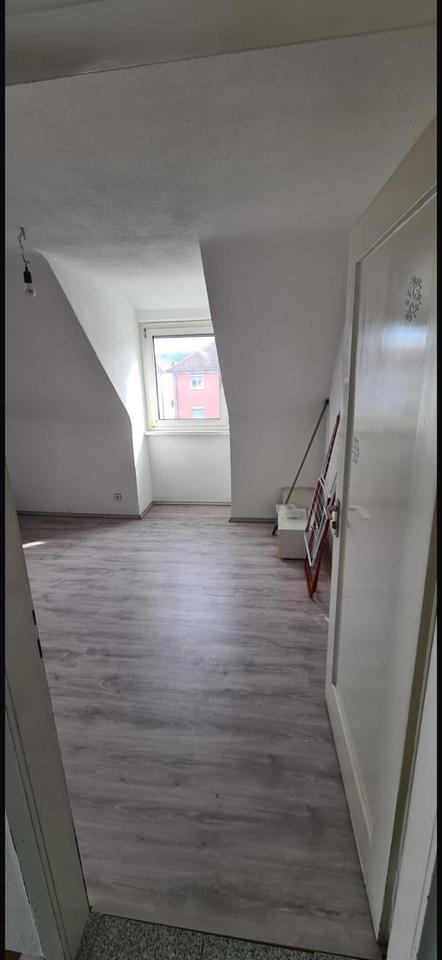 Thumbnail-Schöne helle 1-Zimmer-Dachgeschosswohnung zu vermieten