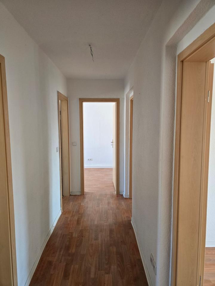 Thumbnail-Perfekte 3 -Raumwohnung zum kleinen Preis + Tageslichtbad (Dusche) + Balkon