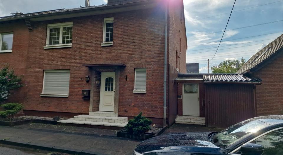 Thumbnail-Großes Zweifamilienhaus mit viel Potenzial, großem Garten & Pool