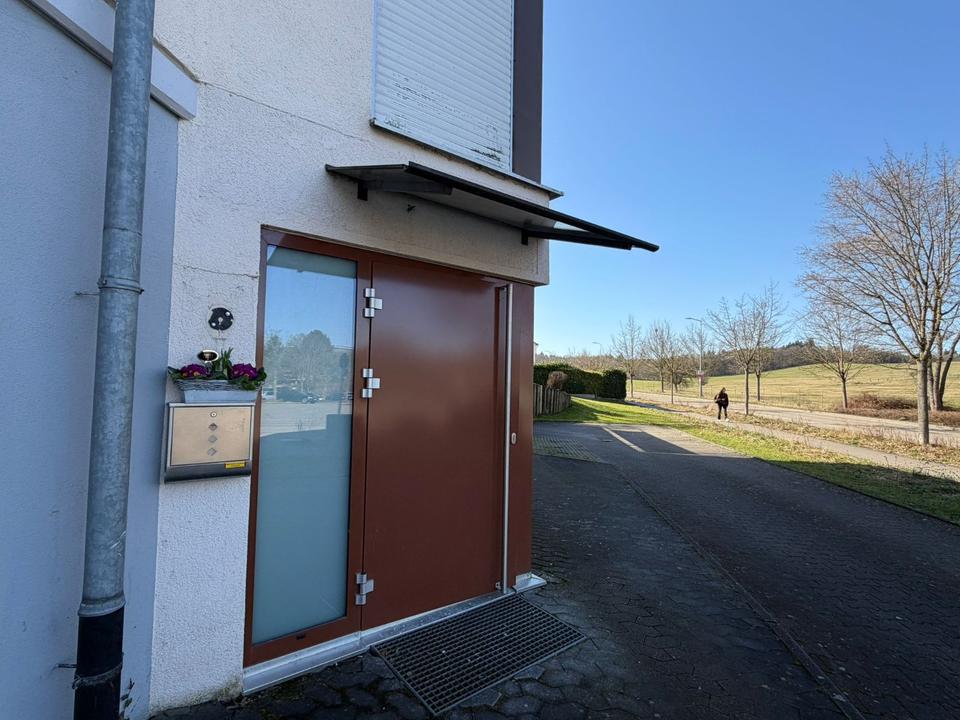 Thumbnail-Vermiete modernisierte 2-Zimmer Wohnung (65 m²) • TOP Lage