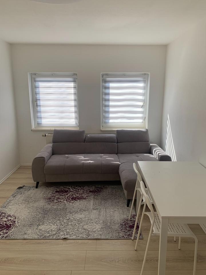 Thumbnail-Nette 2 Zimmer Wohnung mit Einbauküche im DG