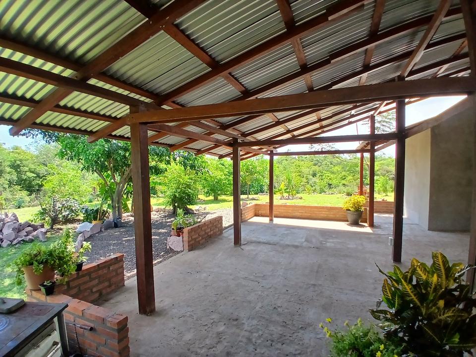 Thumbnail-Einfamilienhaus auf 5,1 ha titulierten Grundstück in Paraguay