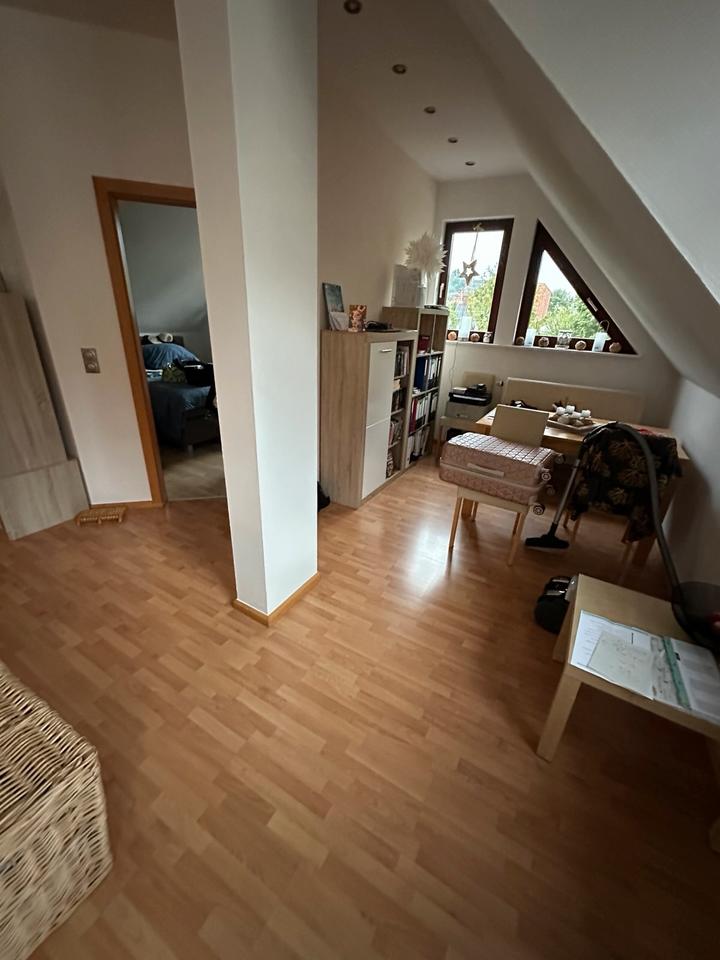 Thumbnail-Kleines Haus mit 2,5 Zimmer Wohnung in Büdingen-Düdelsheim