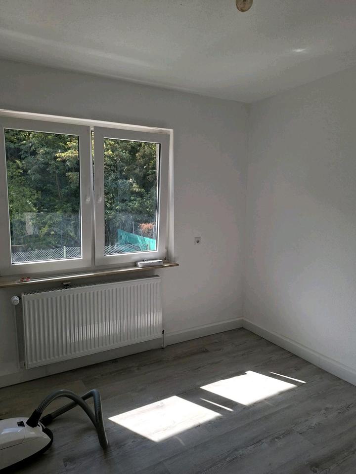 Thumbnail-Neu renovierte 2 Zimmer Küche Bad Wohnung.