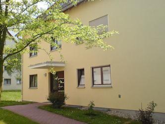 Thumbnail-Wohnen im Grünen – 2-Raum-Erdgeschosswohnung mit Terrasse, Stellplatz & Keller