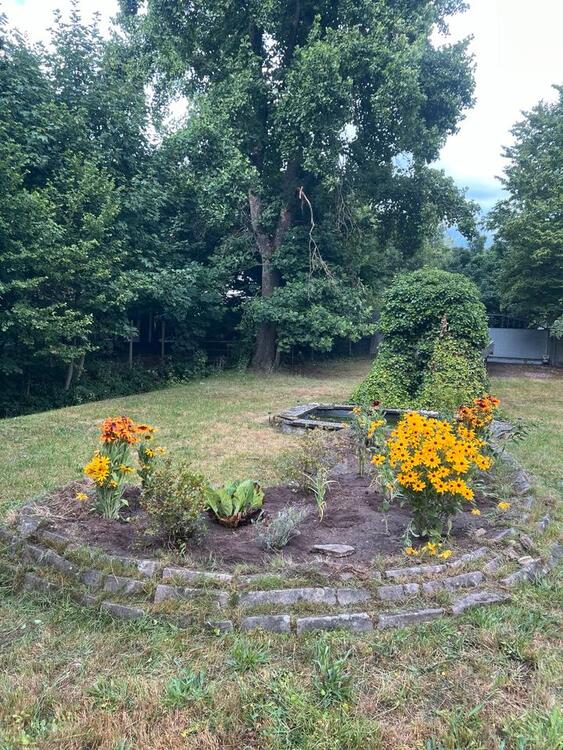 Thumbnail-Großzügiges Haus mit wunderschönem Garten in ruhiger Lage