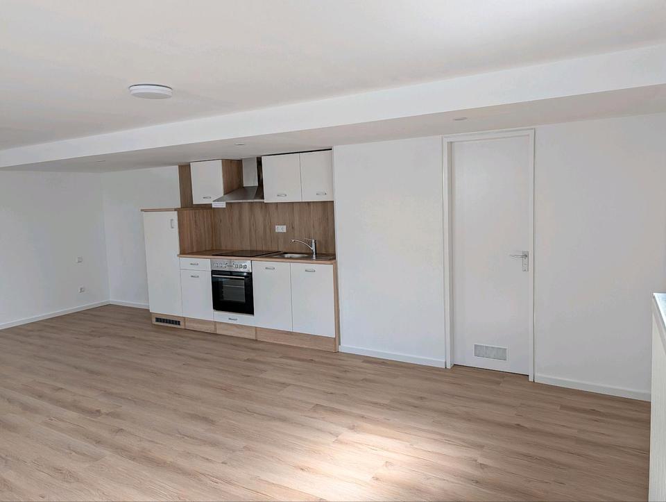 Thumbnail-1 Zimmer UG Wohnung, neue EBK , neues Badezimmer und s. Eingang