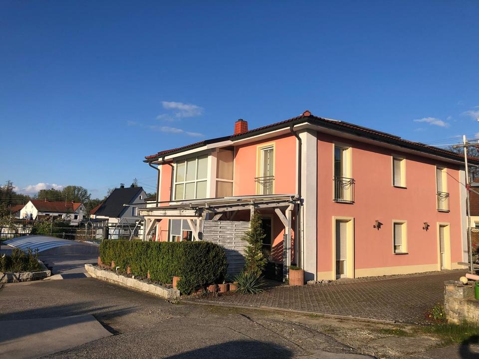 Thumbnail-EFH im Toscana-Stil mit großem Grundstück und Lagerhalle