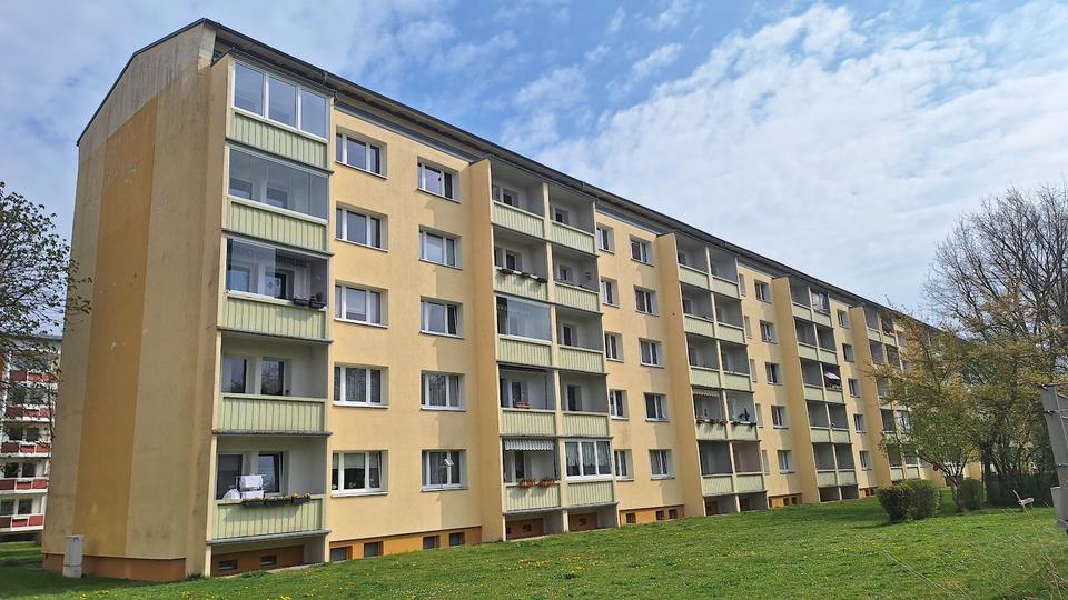 Thumbnail-Gemütliche Wohnung mit hellen Räumen und Balkon