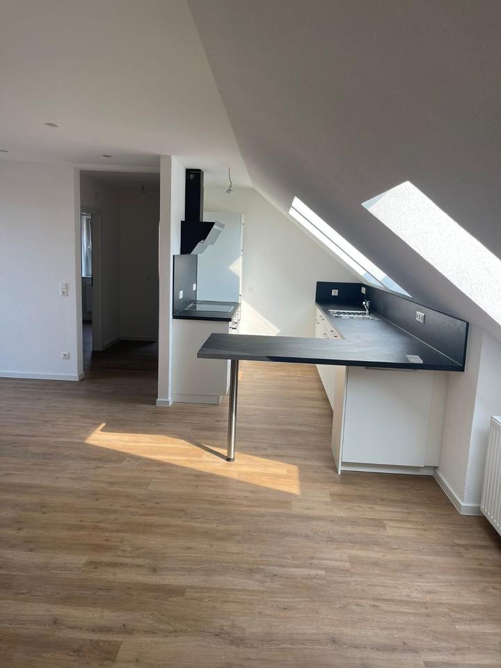 Thumbnail-Schöne 3 Zimmer Wohnung mit Parkplatz, Balkon und Garten