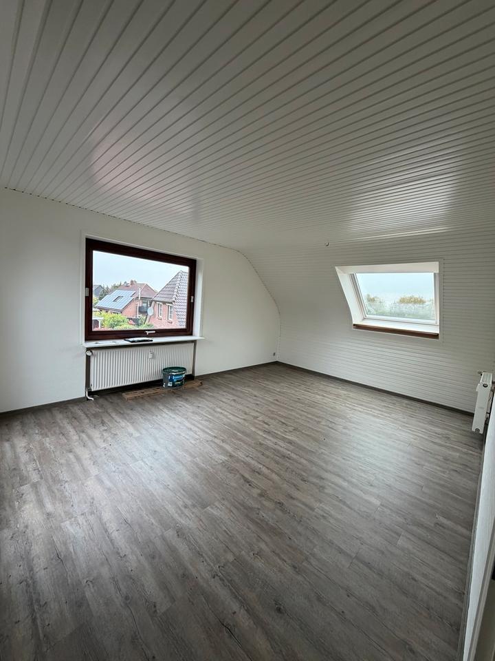 Thumbnail-2-Zi. Dachgeschosswohnung mit Loggia & Stellplatz