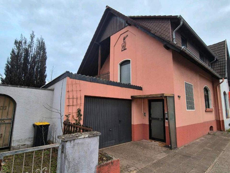 Thumbnail-Einfamilienhaus Provisionsfrei Teilrenoviert viel Potenzial