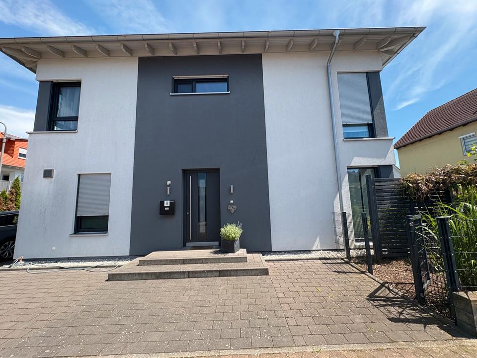 Thumbnail-Walmdach Villa von Privat freistehendes Einfamilienhaus