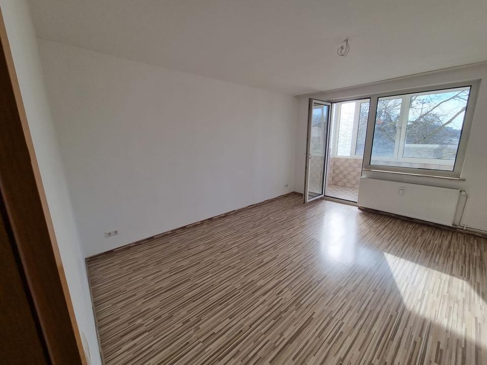 Thumbnail-Attraktive 2-Zimmer-Wohnung mit Balkon in zentraler Lage