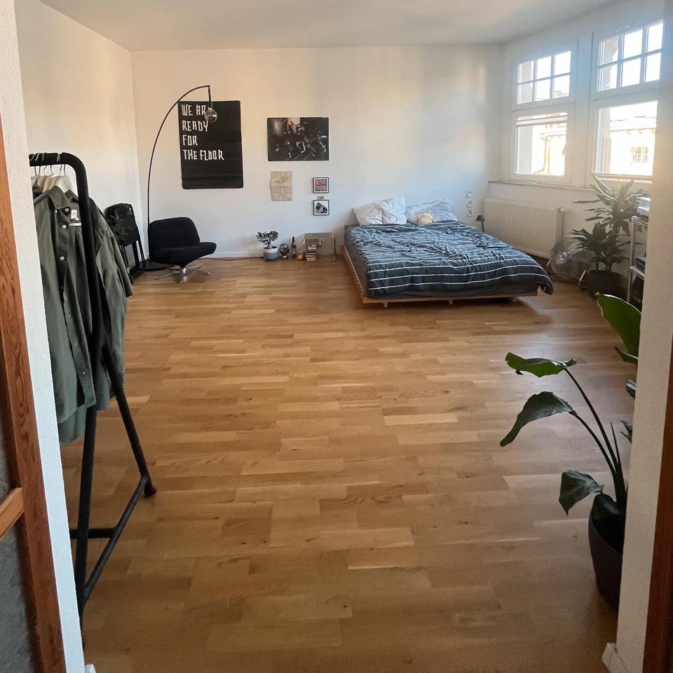 Thumbnail-Helle Altbauwohnung mit offenem Grundriss und Studio-Stil – zentr